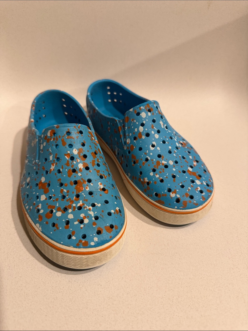 Native paint splatter water shoes kids blue Slip-On Size C12